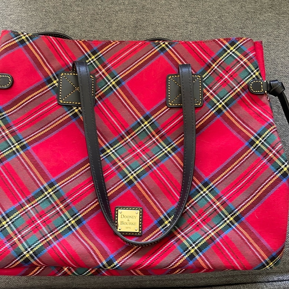 🆕Dooney & Bourke Red Tartan Plaid “Victoria” Shoulder Bag